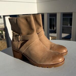 Sorel Cate Buckle Booties In Sandy-Tan Sz 8